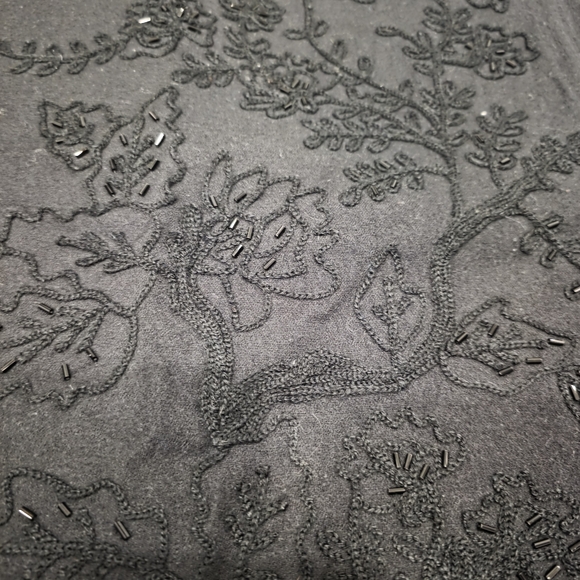 Talbots Black A-Line Skirt with Floral Embroidery 99%Wool 6p - Picture 3 of 7